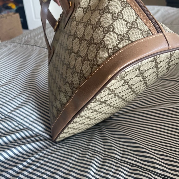 Gucci Supreme GG Handbag - Picture 7 of 17